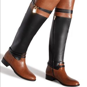 Shoe Dazzle Ayda Flat Boots in Black/Brown Size 8